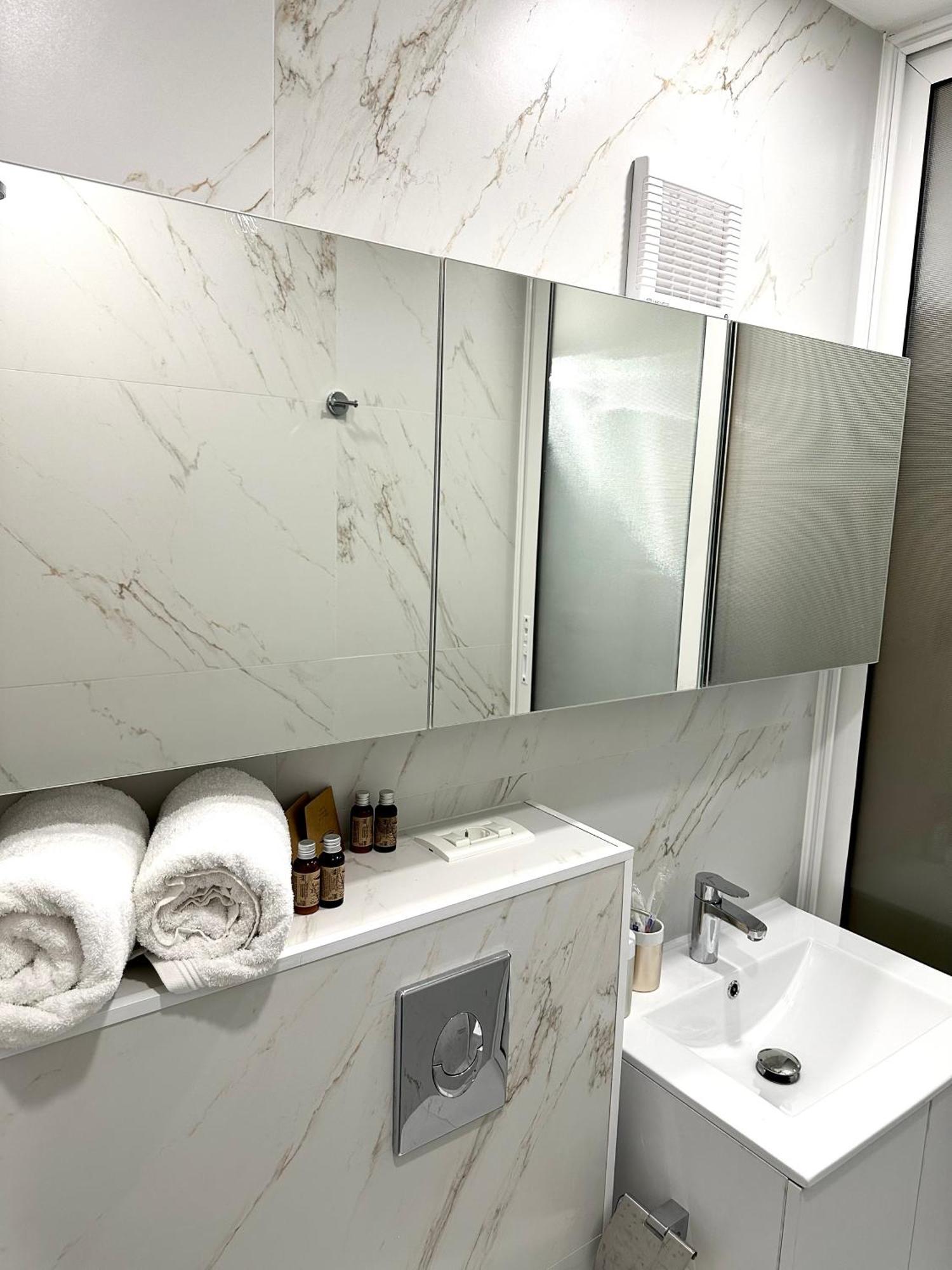 Monique'S Apartment 3 ทิมิชัวรา ภายนอก รูปภาพ